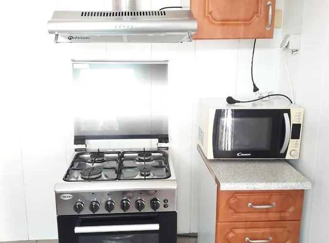 Casa Cristina Bianca Gazde/Camere de închiriat Eforie Nord