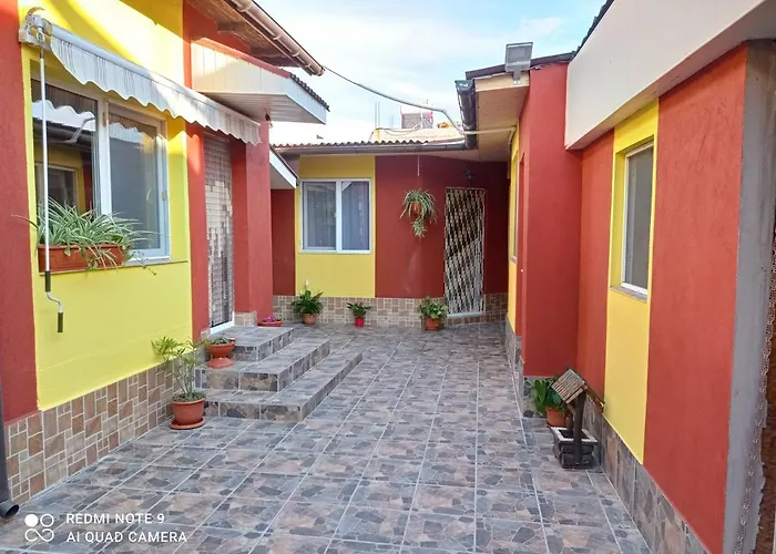 Gazde/Camere de închiriat Casa Cristina Bianca