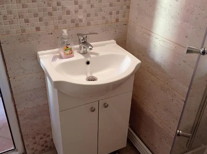 Gazde/Camere de închiriat Casa Cristina Bianca Eforie Nord