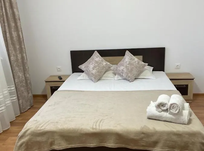 Gazde/Camere de închiriat Casa Cristina Bianca *